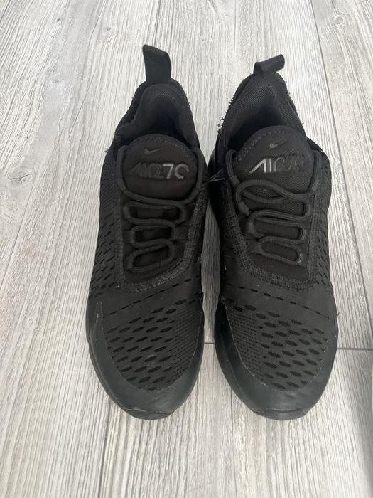 Чорні туфлі, туфельки, білі кросівки, чорні кроссовки, кеди