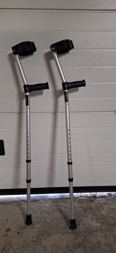Muletas canadianas varias posições como novas