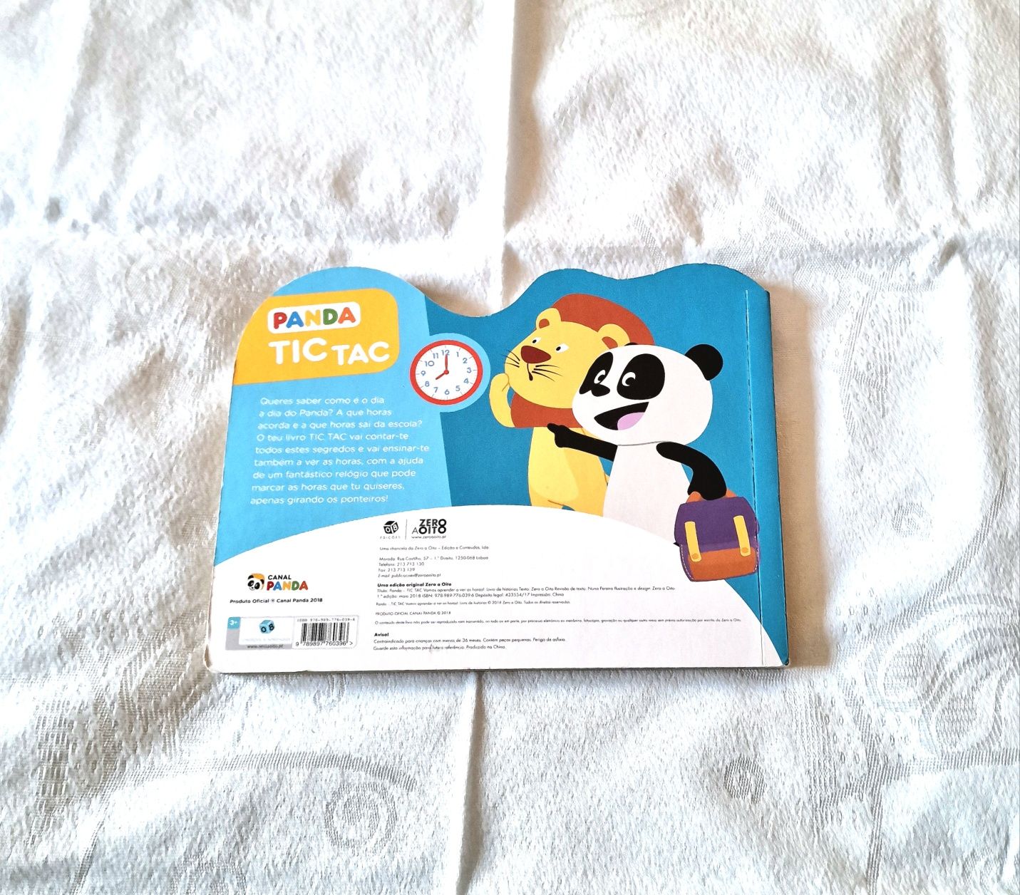 Livro do Panda para ensinar a ver as horas