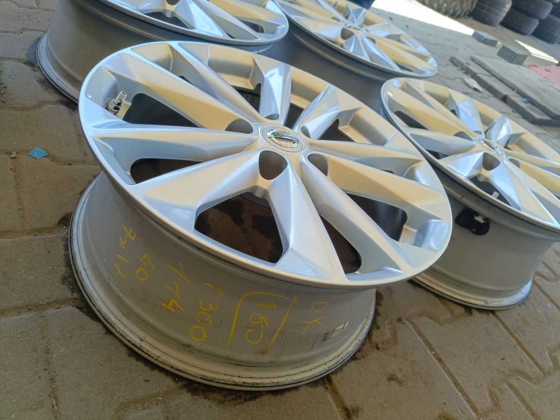 Felgi aluminiowe Nissan 7jx17 et40 5x114,3 Dacia Renault  Toyota