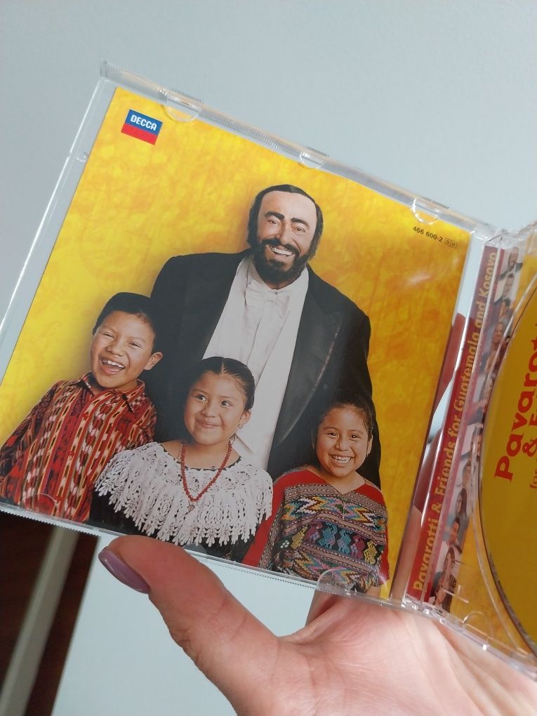 CD Pavarotti & Friends, for Guatemala and Kosovo