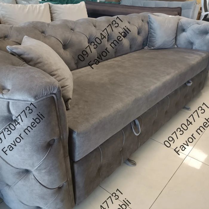 Диван в наявності