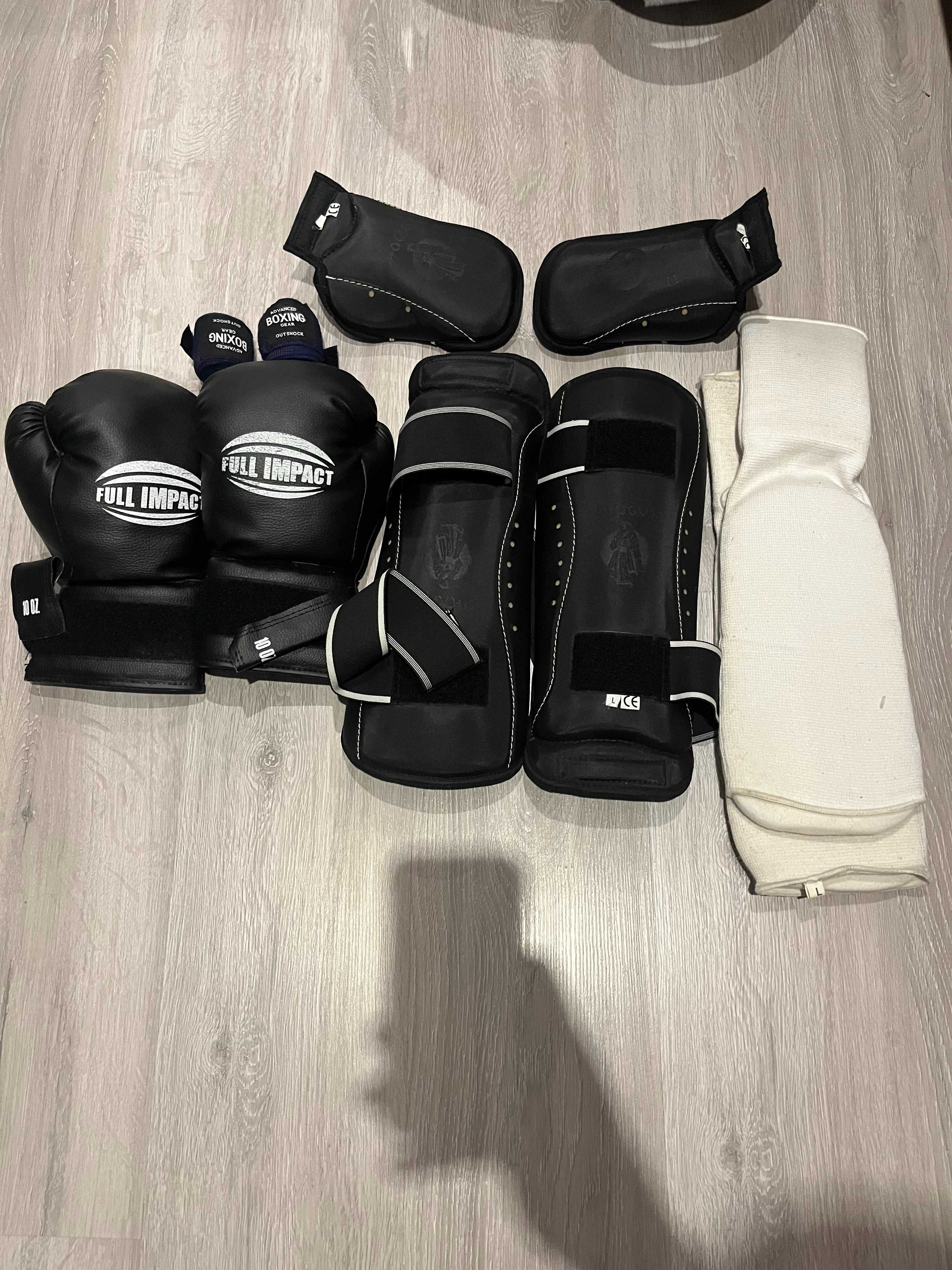 Zestaw Kickboxingu - Ochraniacze, Rękawice, Bandaże itp.