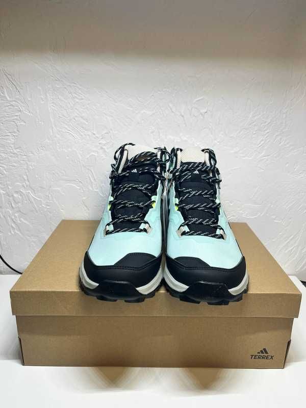 Buty sportowe Adidas Terrex AX4 Mid r.42