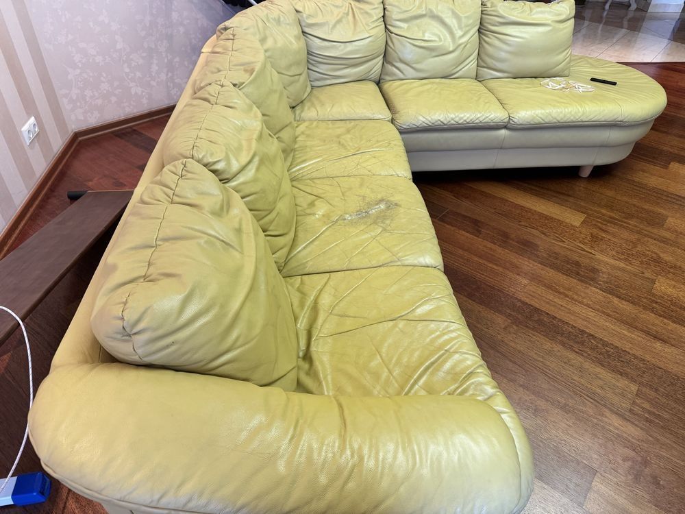 Продам кожанний диван з кріслом