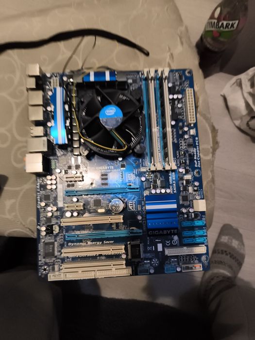 Gigabyte Motherboard GA-P55A-UD3R, LGA 1156, Intel P55 Chipset, DDR3 M