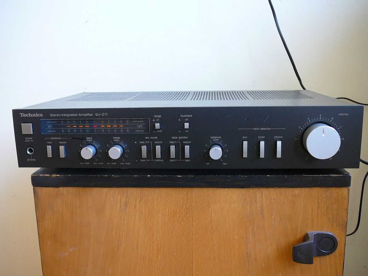 Wzmacniacz stereo TECHNICS SU-Z11  2x25W