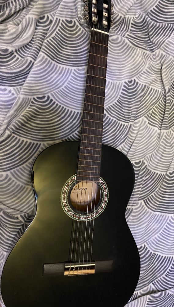 Czarna Gitara Alvera