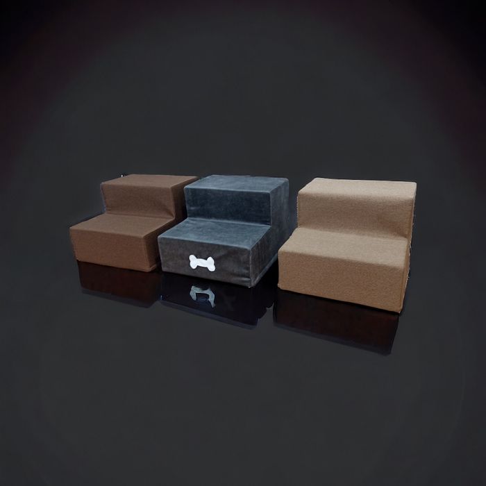 Удобные ступеньки из обшитого тканью для собак мелких и средних пород.