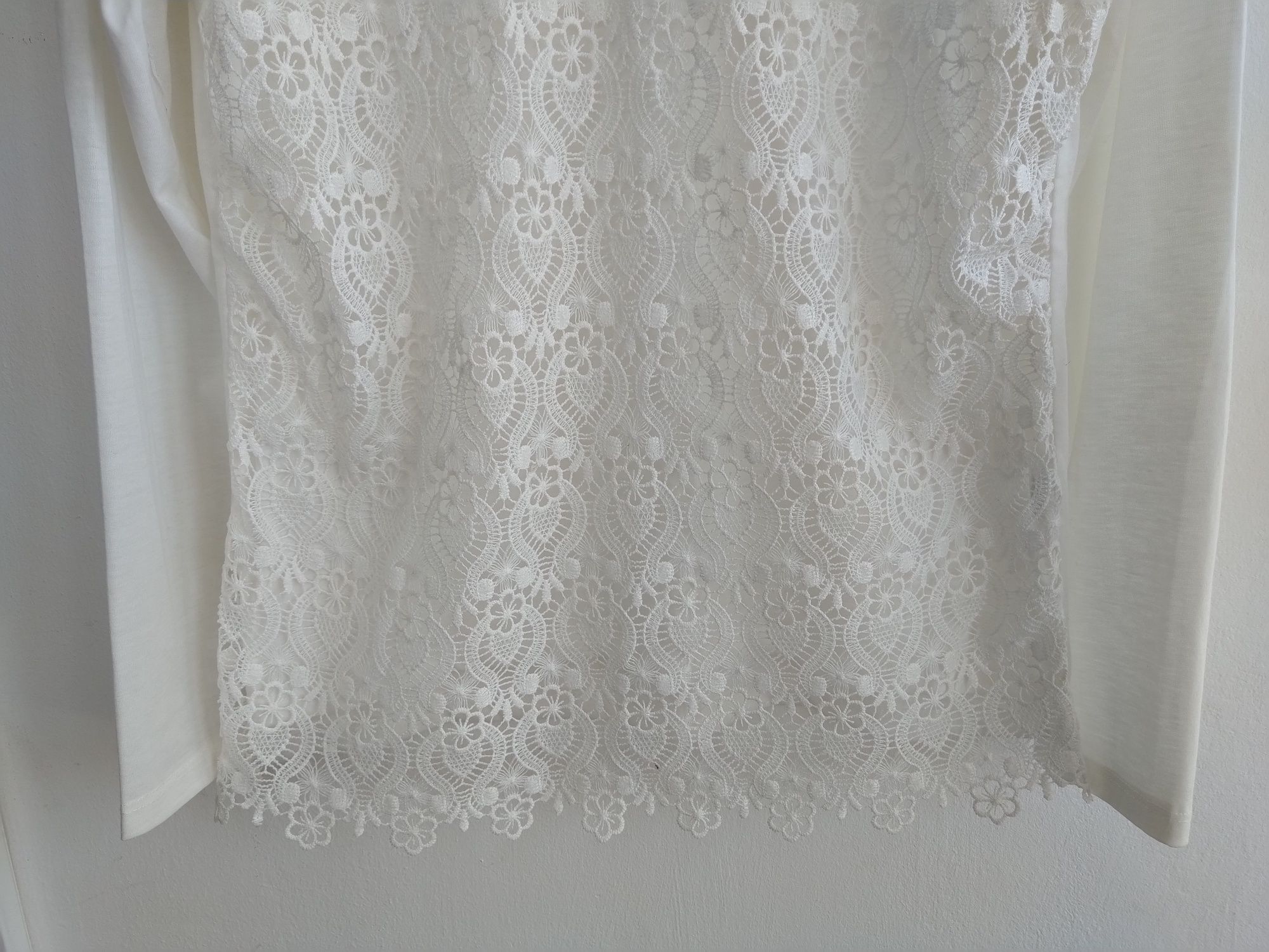 Blusa branca com bordado - Tamanho XL