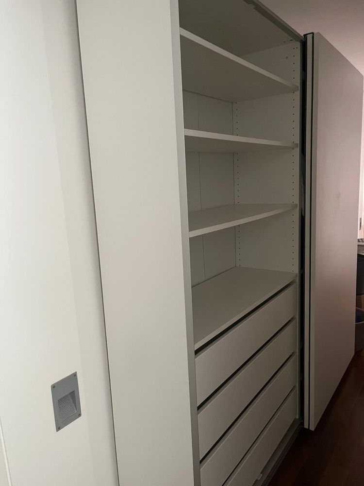 Armário customizado do Ikea