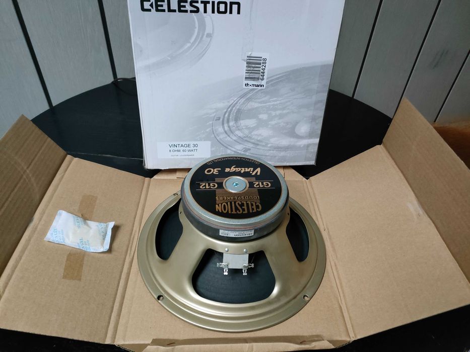 Celestion V30, głośnik gitarowy 12", 8 Ohm