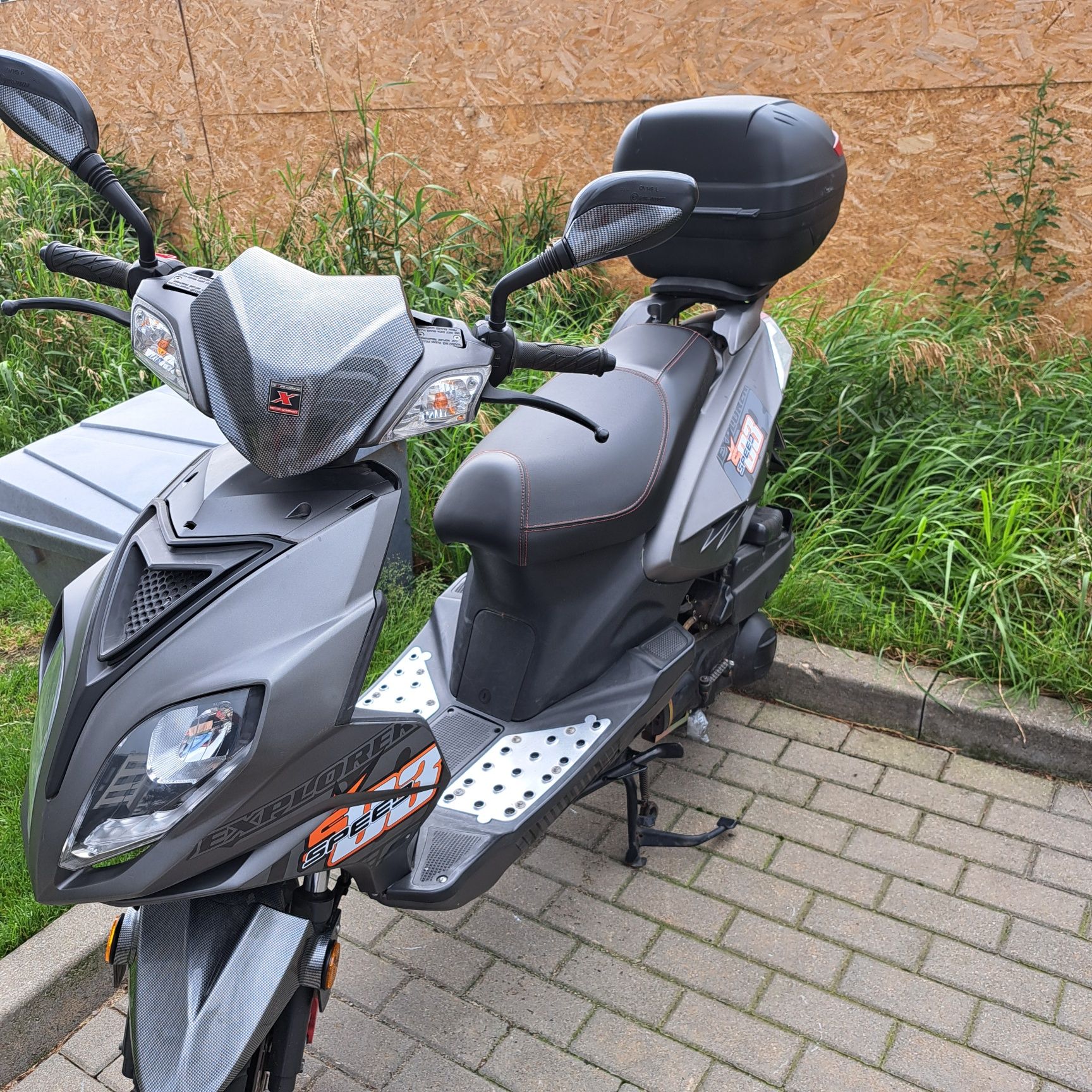 Speed explorer 125