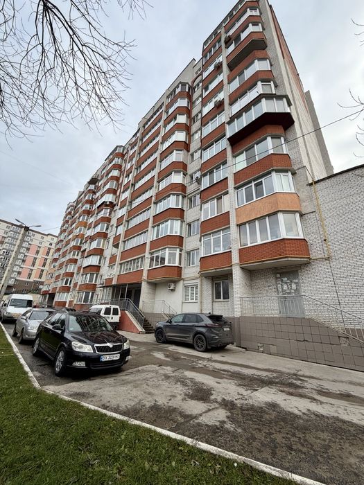 Продаж 1к цегла Озерна Виставка біля озера