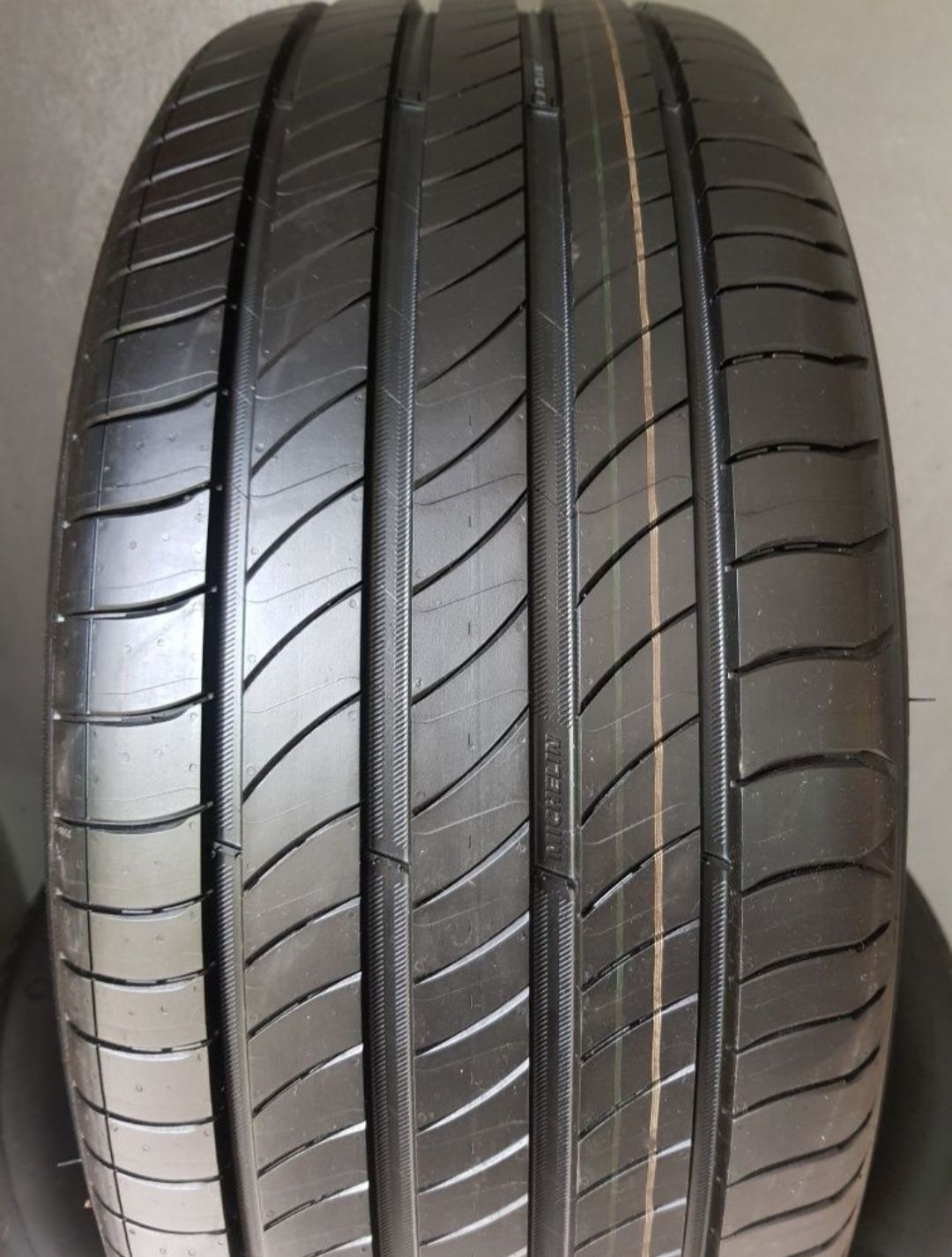 235/50R19 Michelin Primacy 4 23r. Demo.