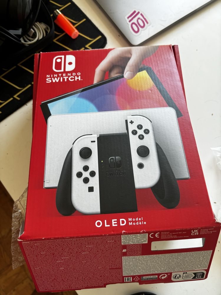Nintendo Switch Oled 64GB White + Zelda Tears of the Kingdom
