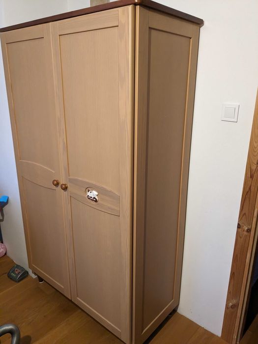 Szafa, komoda dziecięca Trama