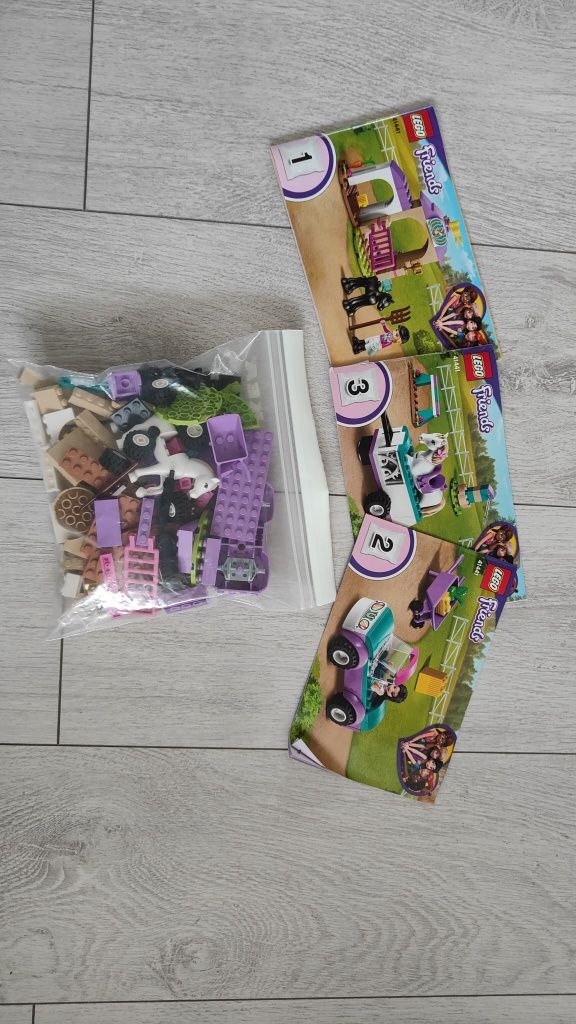 LEGO friends 41441 szkółka jeździecka i przyczepa dla konia Emma