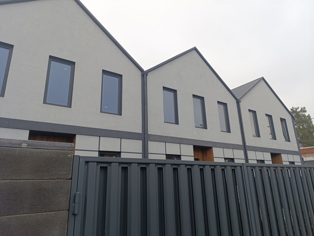 Продаж таунхауса 105 м² з ділянкою 2 сотки в с. Нове

Пропонується суч