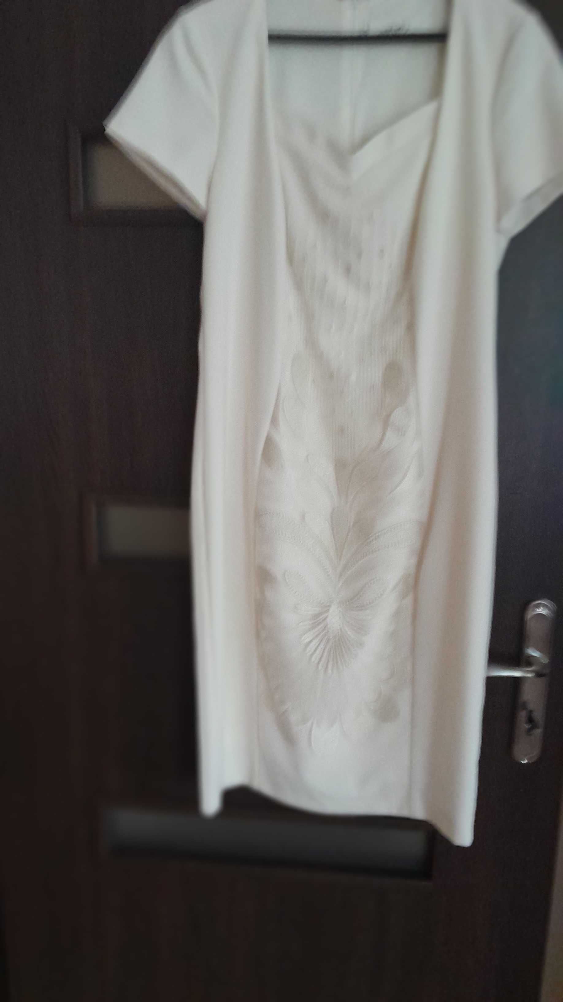 elegancka  kremowa  sukienka ze śliczną wstawką  rozm.40/42