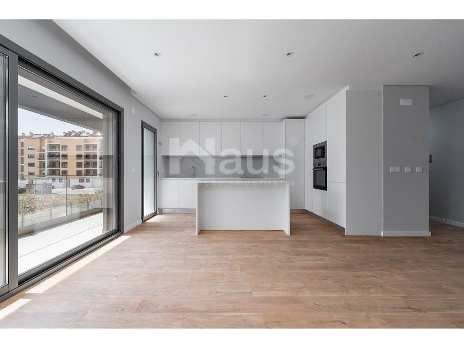 Apartamento T3 com parqueamento em construção