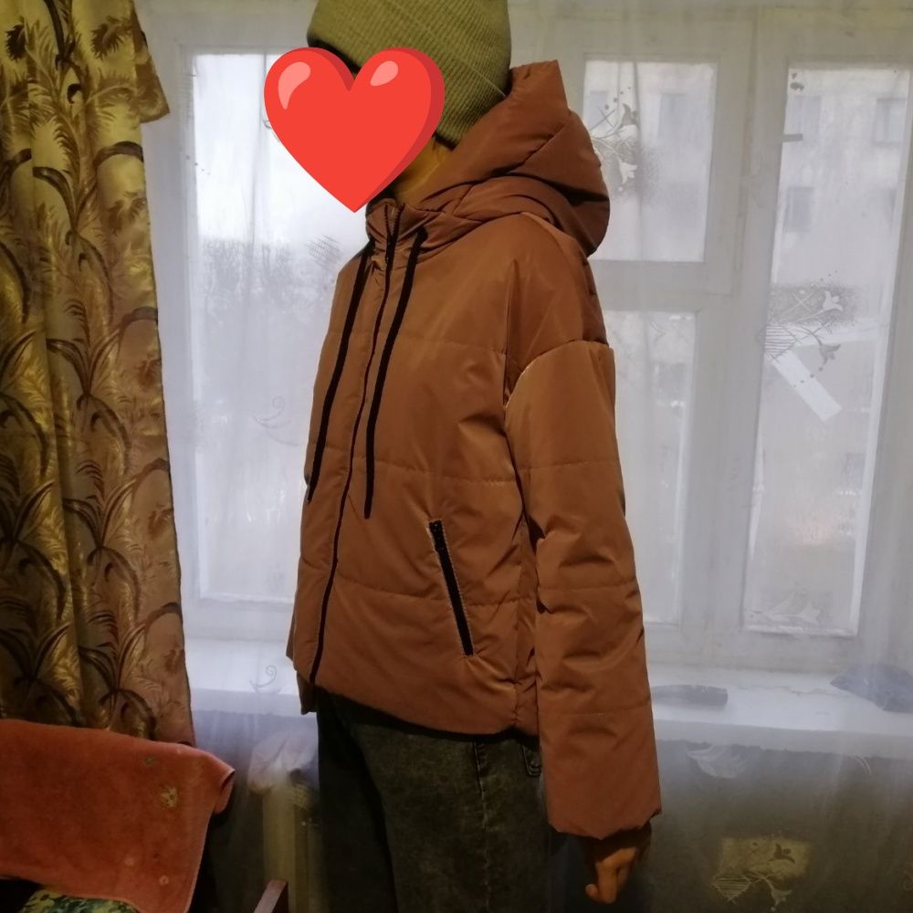 Весняна куртка для підлітка дівчинки