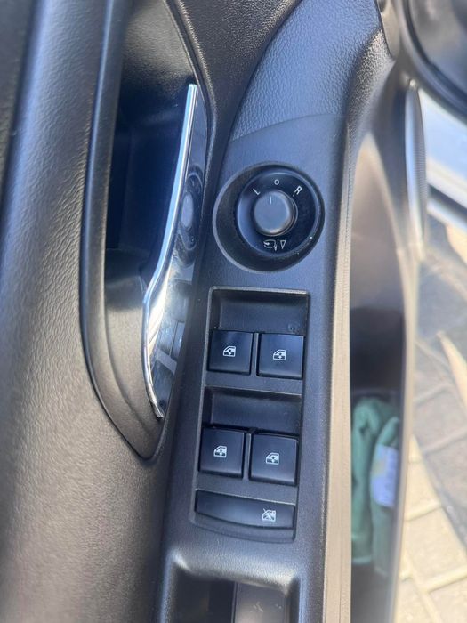 Шевроле Круз 2012 года