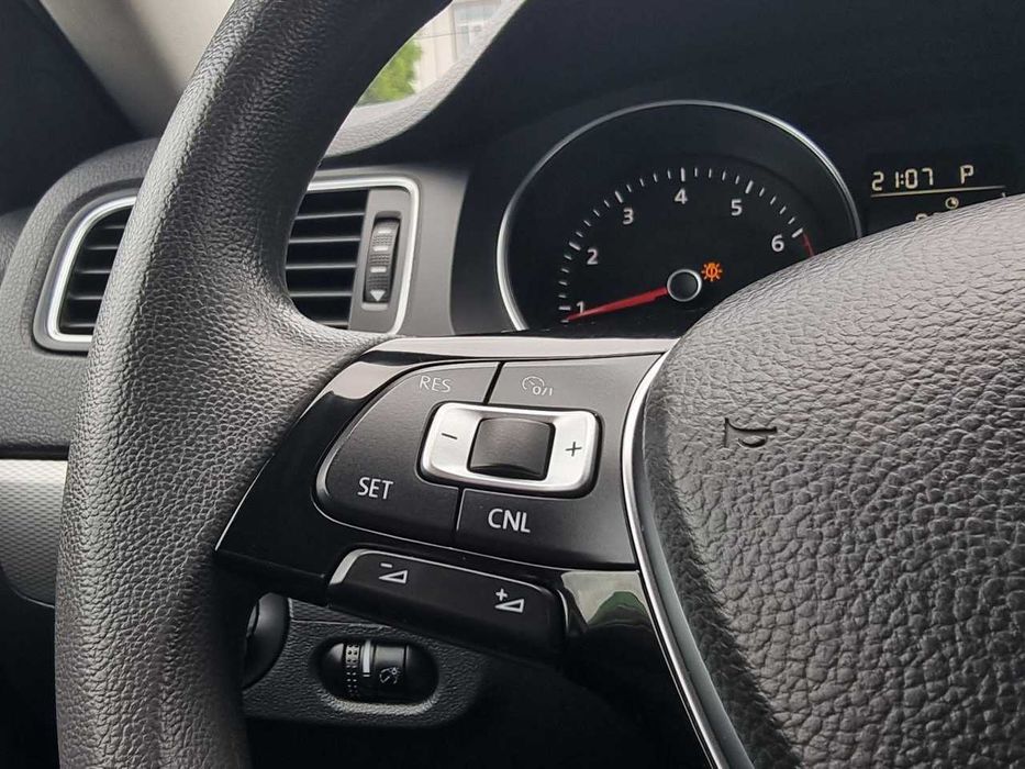 Продам  Volkswagen Jetta 2017. Можна в розстрочку, під викуп.