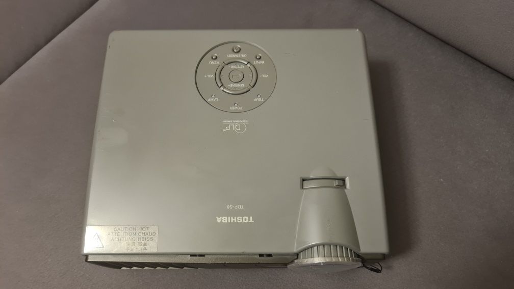 Rzutnik projektor Toshiba TDP-S8