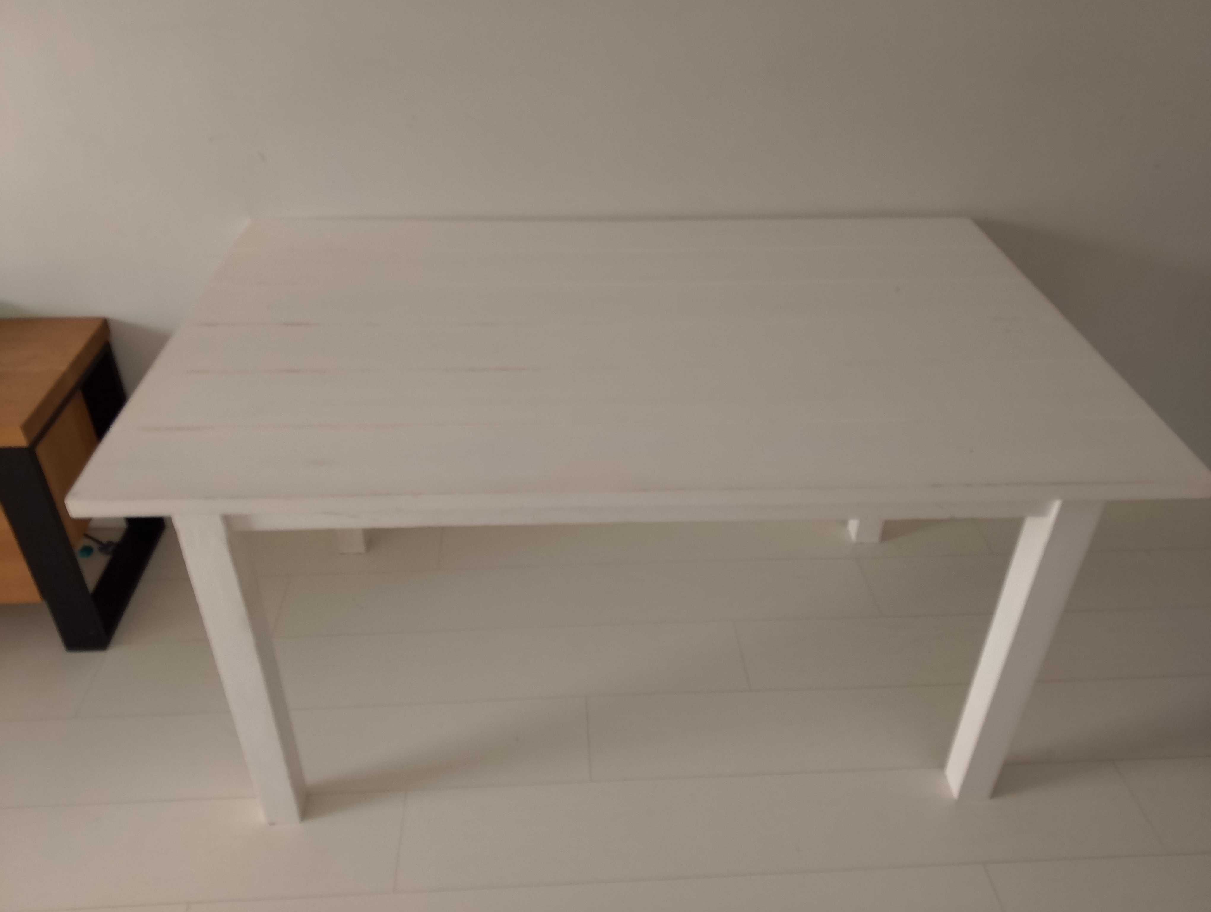 Stół biały drewniany