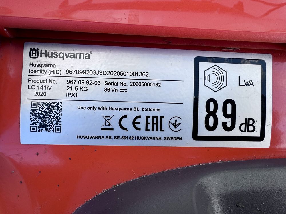 Kosiarka Husqvarna LC 141 IV akumulatorowa napęd  7.5ah Bli30