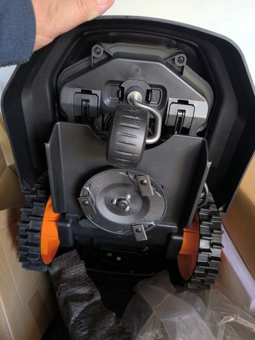 Robot koszący nowy na 300m2