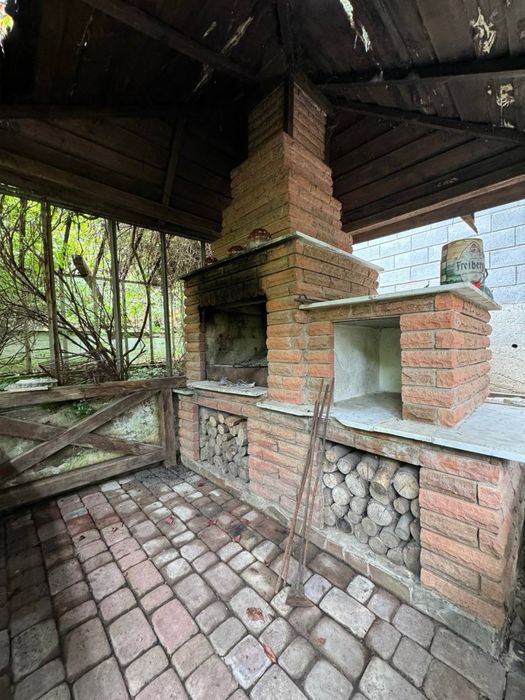 Затишний заміський будинок із каміном та атмосферою мисливського дому!