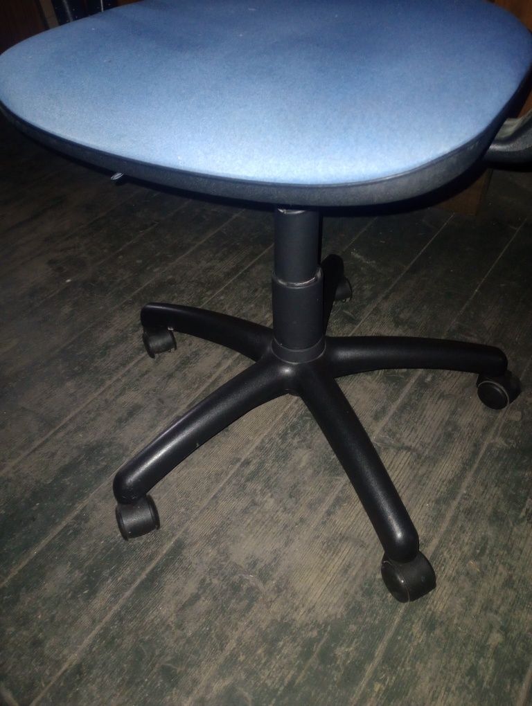 Krzesło dziecięce i biurowe