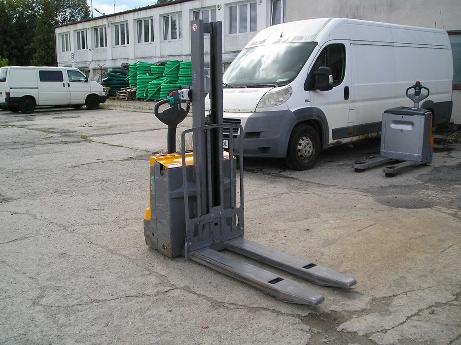 paleciak elektryczny JUNGHEINRICH EMD118 wózek widłowy