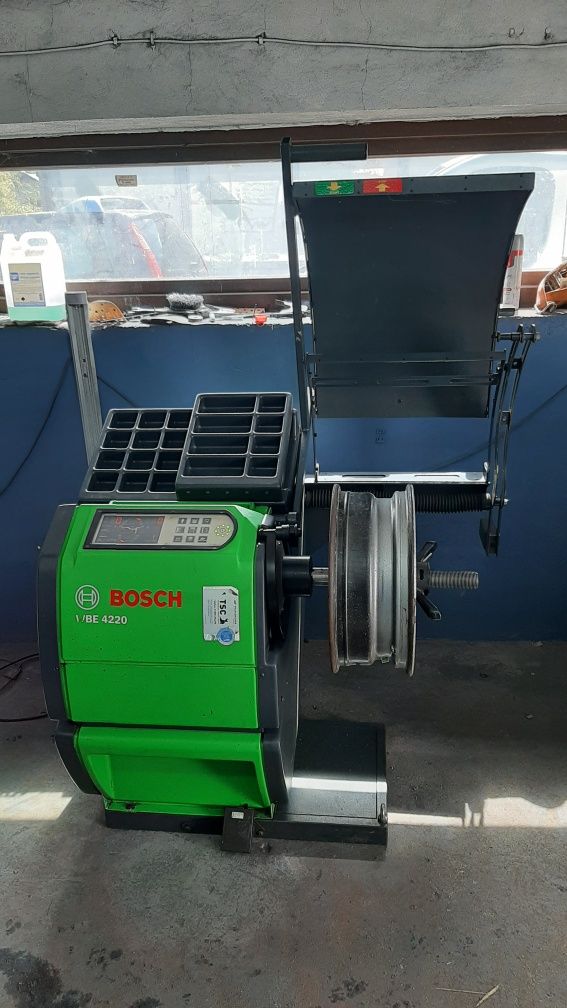 Wyważarka Bosch 4220 automat z niemiec
