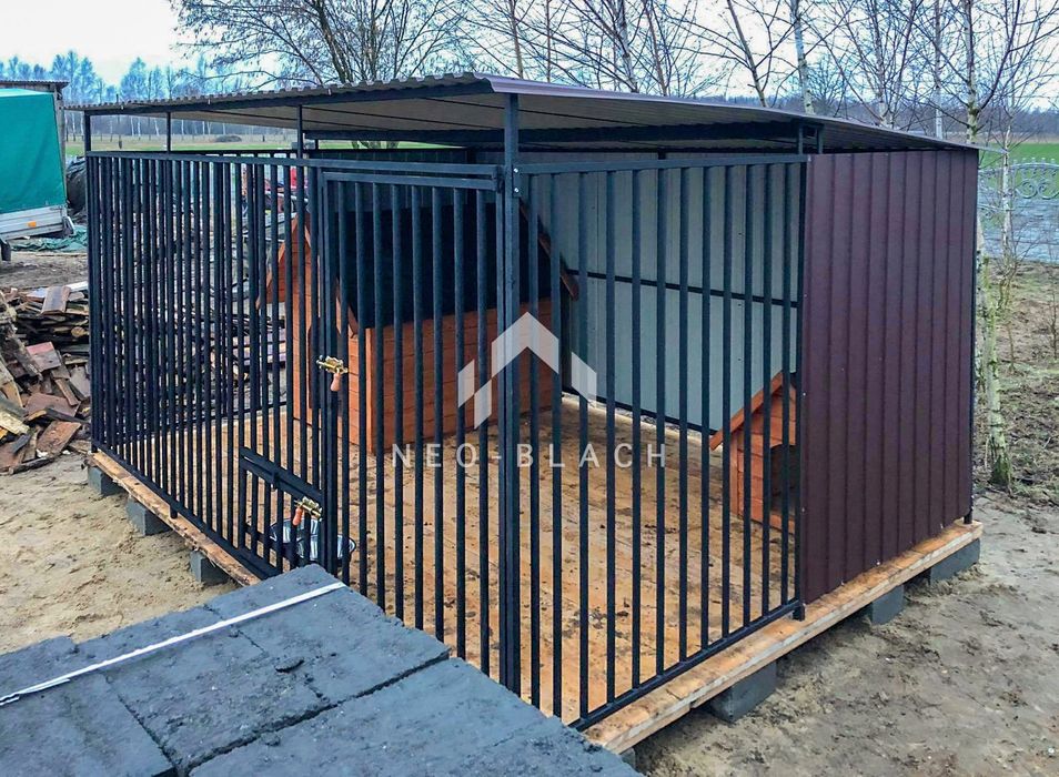 Kojec dla Psów 3x3m - Drewniana podłoga - Uchwyt na miski NB166