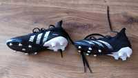 Buty piłkarskie marki Adidas model Predator dla chłopca