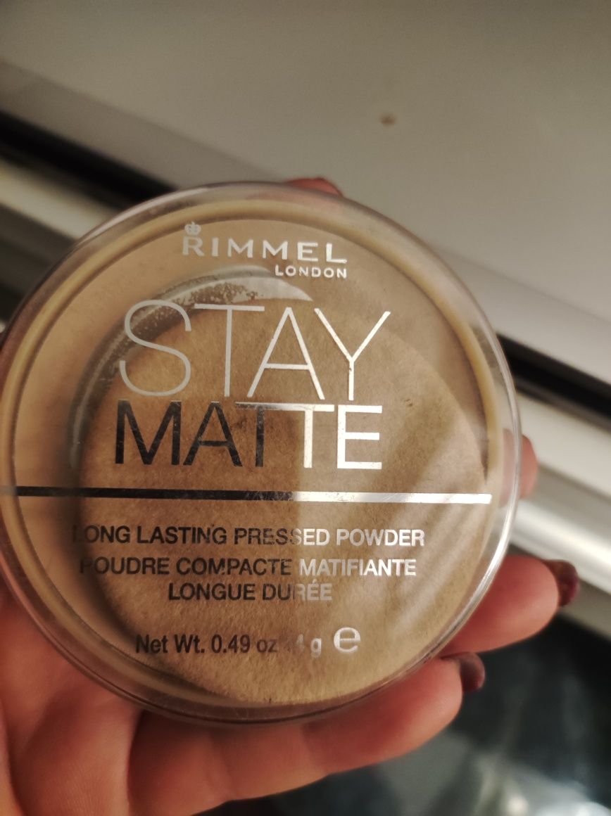 Używany Rimmel puder Stay Matte odcień 005 silky beige