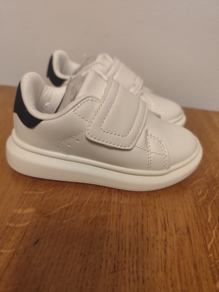 Nowe buty chłopięce next r. 24 na codzień i od święta