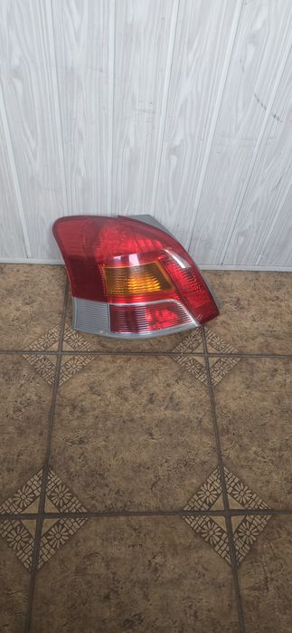 Lampa lewa tylna Toyota Yaris II  2009 rok.
