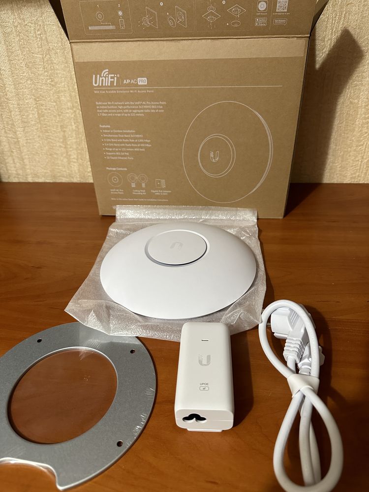 Точка доступа Ubiquiti UniFi AC Pro AP UAP-AC-PRO