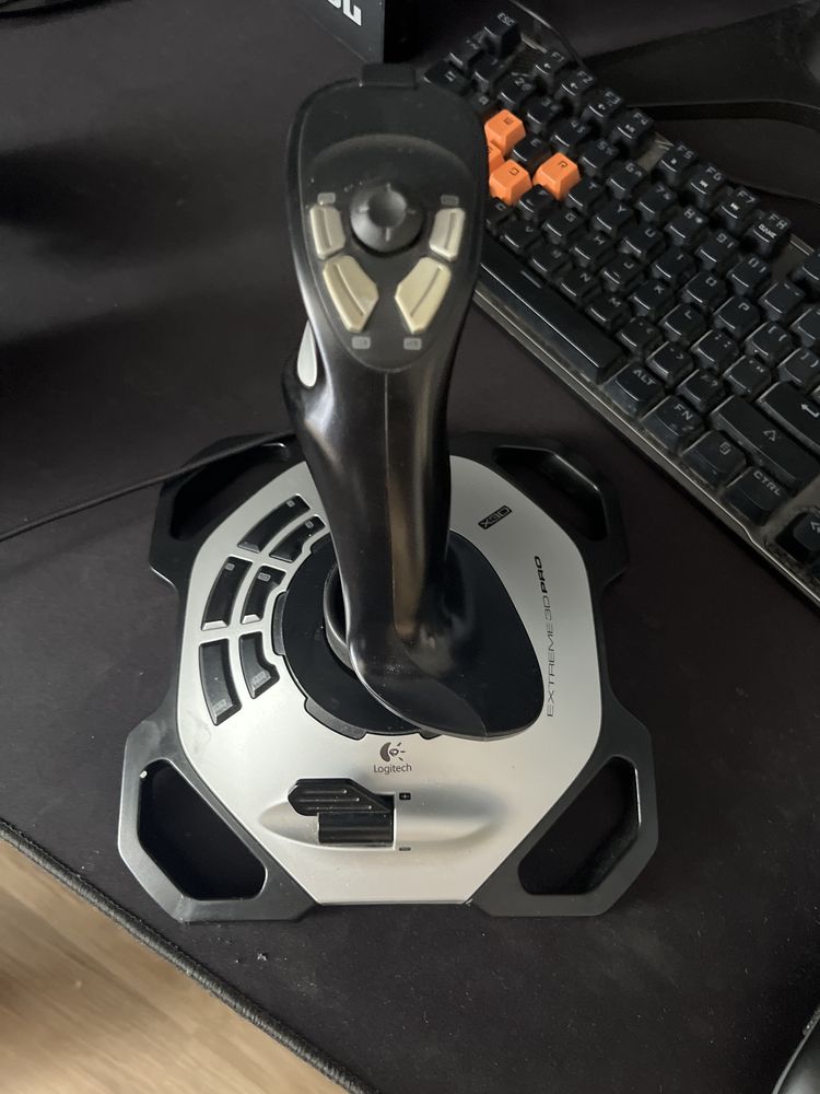 Drążek do symulatorów latania logitech extreme 3d pro