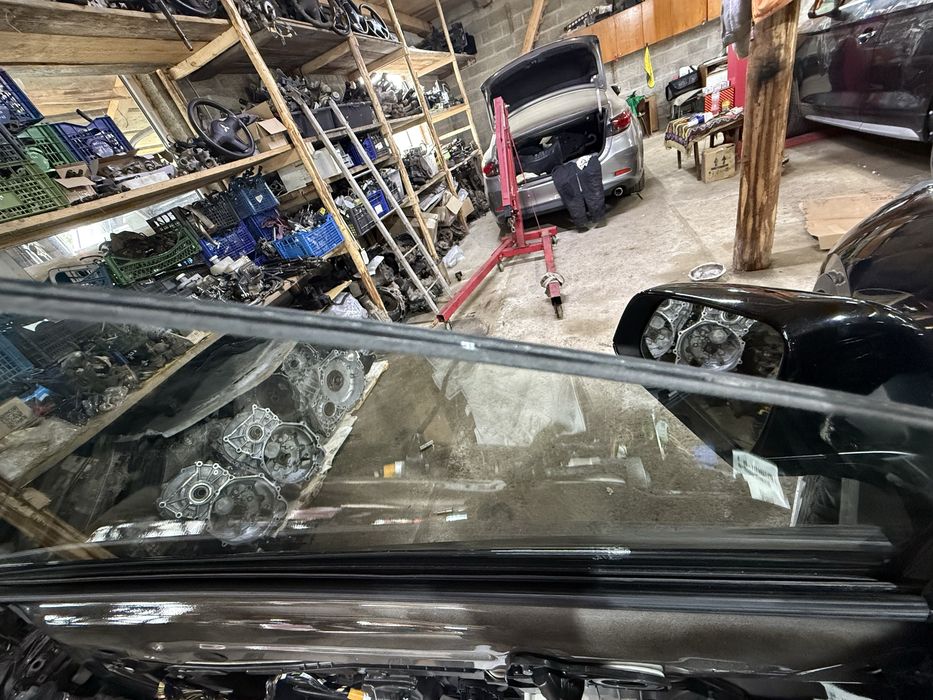 Tesla model Y скло стікло дверки ліве перед в наявності