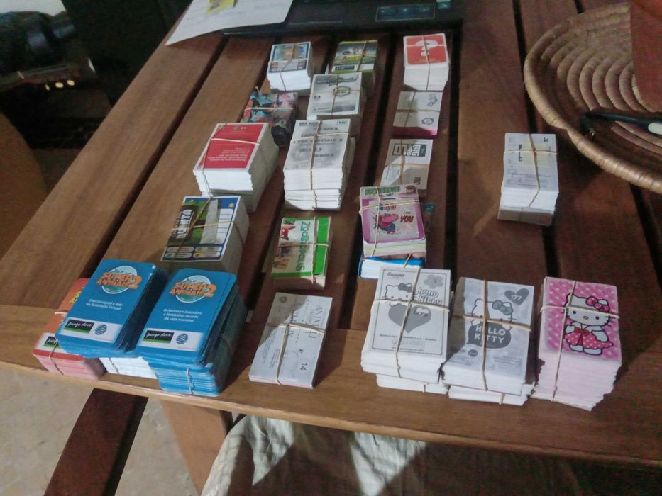 Cromos PANINI e outros, muitas centenas