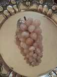 Cacho de uvas em quartzo rosa