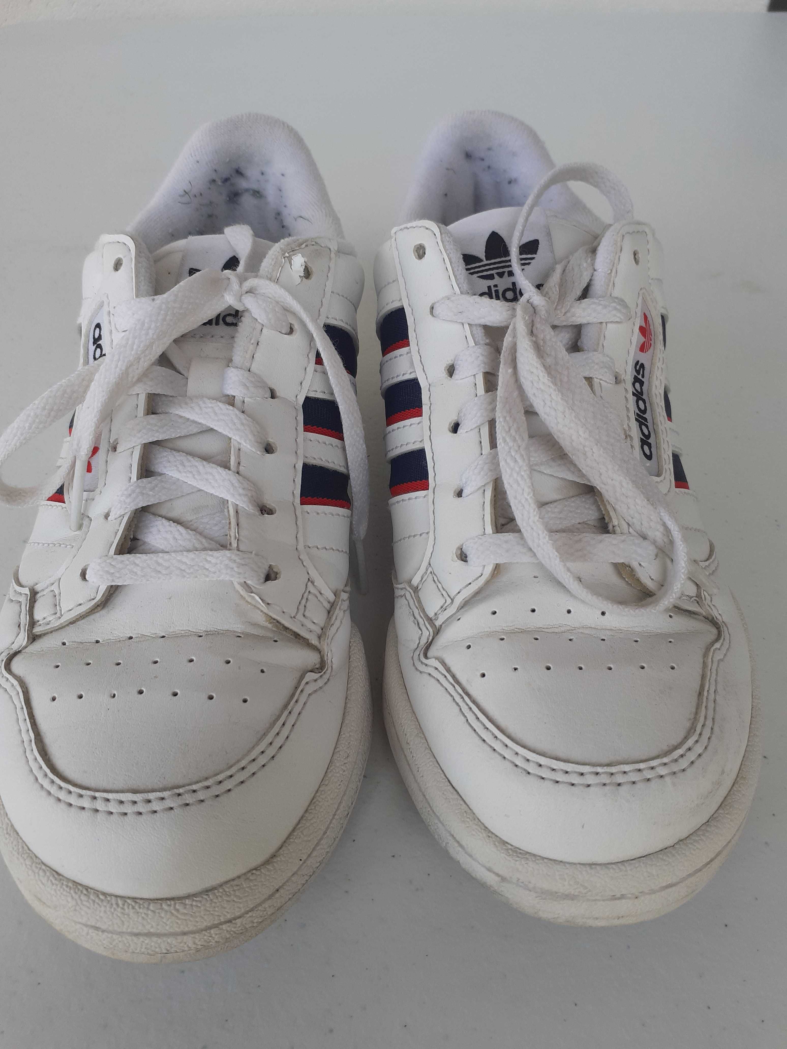 Sapatilhas Adidas, modelo atual, tam. 36