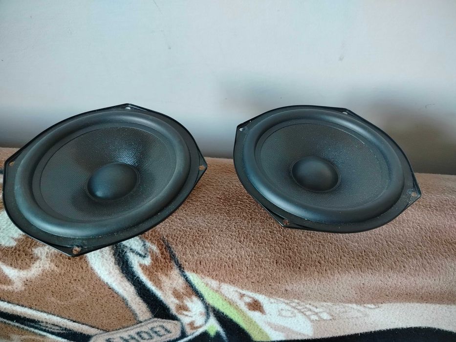 jak nowe Dwa Głośniki niskotonowe STX GDN16/50/4