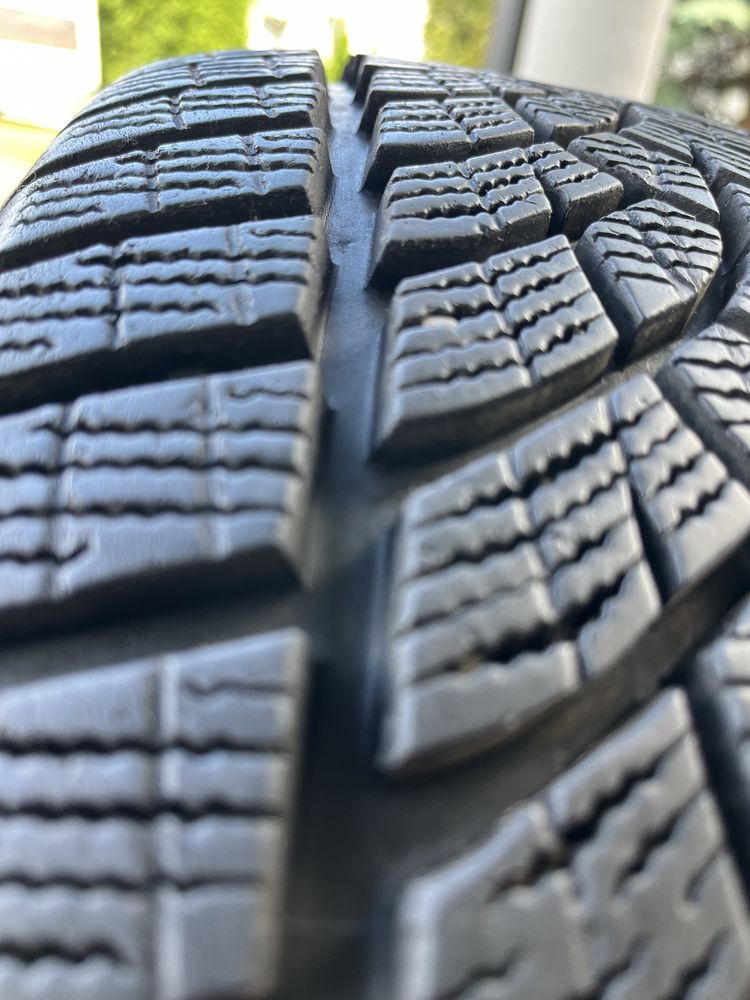 Zimowe GOODYEAR 205/55 r17 jak nowe