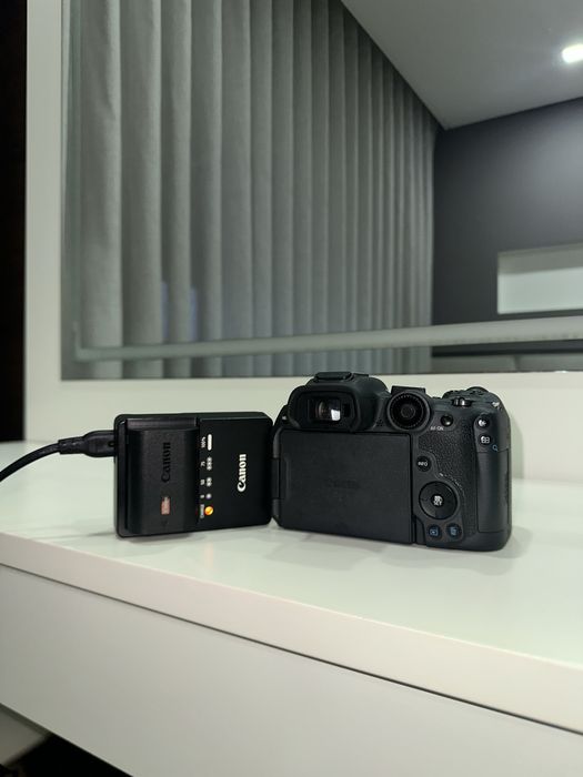 Canon EOS R7